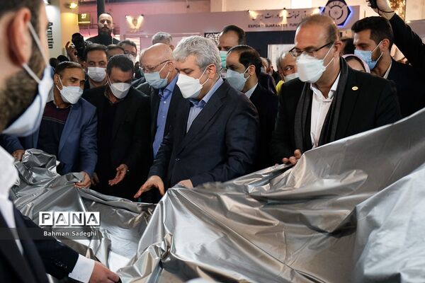 افتتاح نمایشگاه دستاوردهای پژوهشی و تجهیزات ایران ساخت