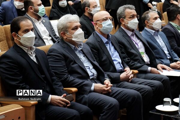 افتتاح نمایشگاه دستاوردهای پژوهشی و تجهیزات ایران ساخت