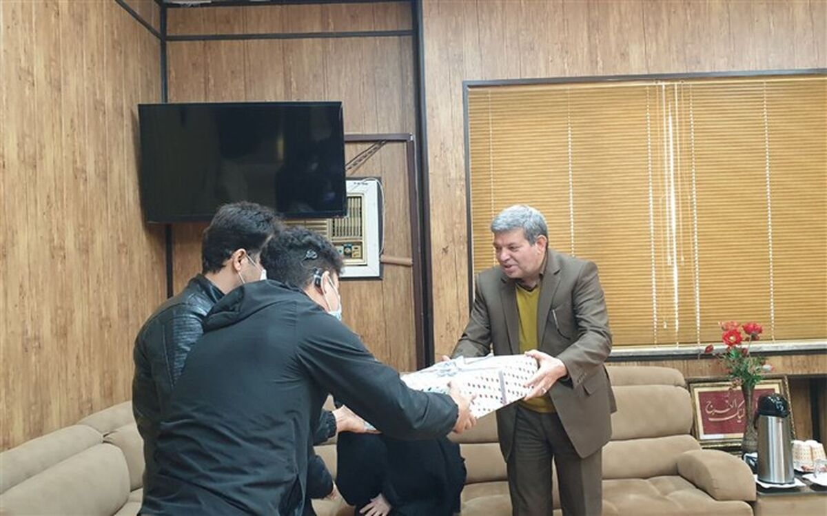 اهدای ۵۵۰ تبلت به دانش‌آموزان محروم توسط گروه خیرین فرشته‌های روستا