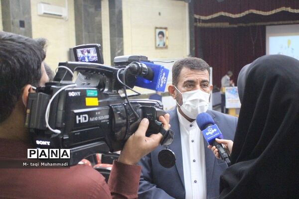 همایش تجلیل از معلمان پژوهشگر و دانش‌آموزان پرسشگر آموزش و پرورش استان بوشهر