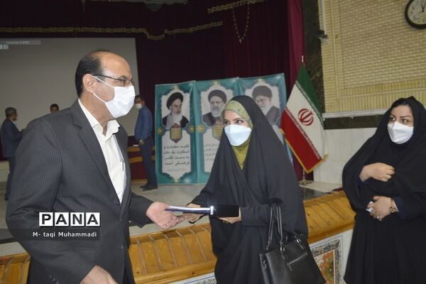 تجلیل از معلمان پژوهشگر و دانش‌آموزان پرسشگر آموزش و پرورش استان بوشهر