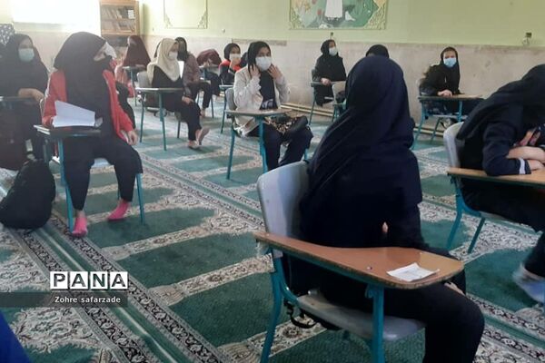 کارگاه آموزشی بهداشت دوران بلوغ دختران درآموزش و پرورش رودهن