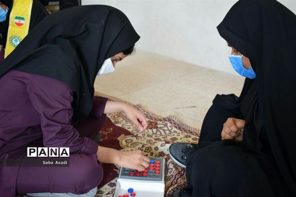 برگزاری مسابقات بازی‌های فکری سرگرمی رویش در شهر گله‌دار