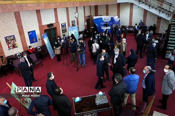 اکران  فیلم «مرد نقره ای»