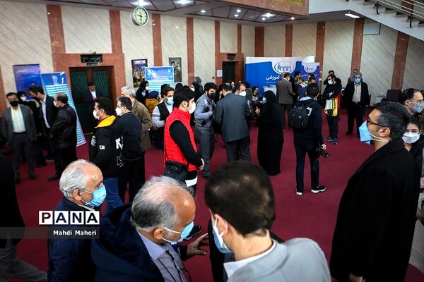 اکران  فیلم «مرد نقره ای»