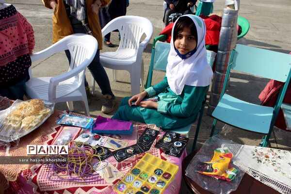 بازارچه صنایع دستی و غذاهای سنتی در دبستان تربیت گلوگاه
