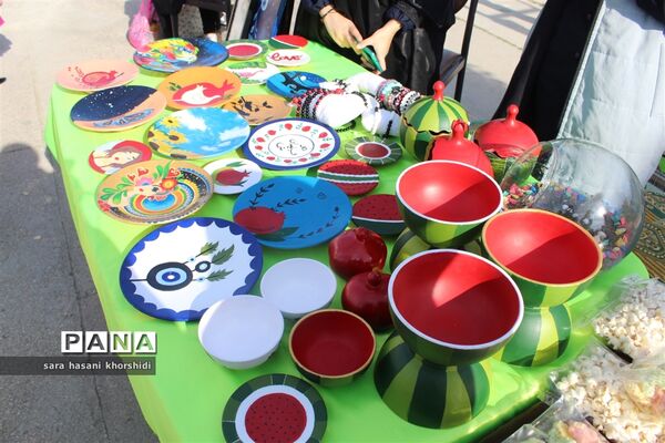بازارچه صنایع دستی و غذاهای سنتی در دبستان تربیت گلوگاه