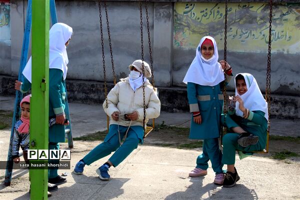 بازارچه صنایع دستی و غذاهای سنتی در دبستان تربیت گلوگاه