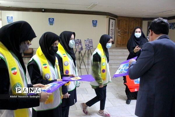 تجلیل از گروه فعال پیشتازان دبیرستان سما شهرستان بوشهر