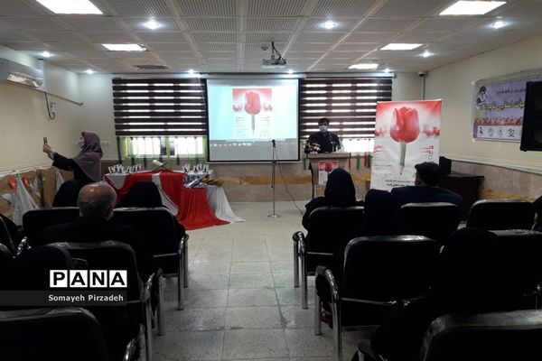 برگزاری یادواره لاله‌های روشن در ناحیه یک اهواز