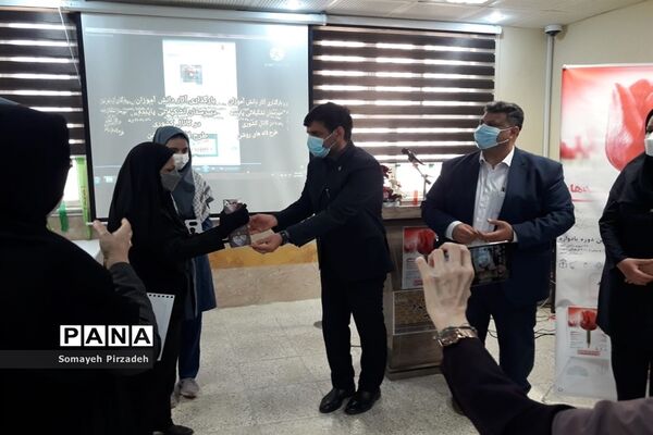 برگزاری یادواره لاله‌های روشن در ناحیه یک اهواز