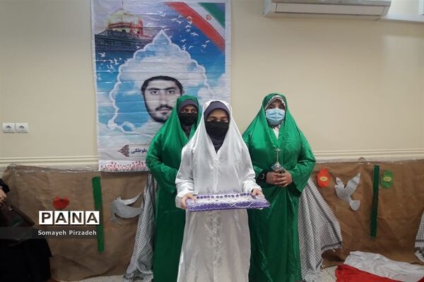 برگزاری یادواره لاله‌های روشن در ناحیه یک اهواز