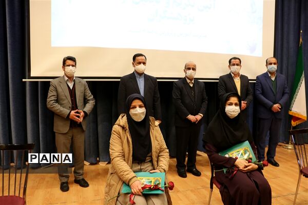 آیین تجلیل و تکریم معلمان و دانش‌آموزان پژوهشگرآموزش و پرورش ناحیه6 مشهد مقدس