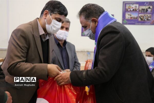 مراسم تجلیل از فعالان سازمان دانش‌آموزی خراسان رضوی(2)