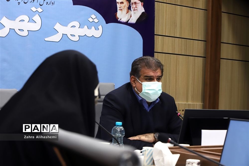 نشست هم‌اندیشی شناسایی آسیب‌های دوران کرونا