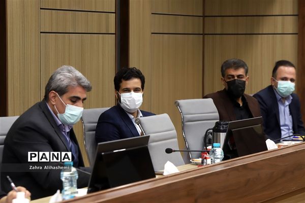 نشست هم‌اندیشی شناسایی آسیب‌های دوران کرونا