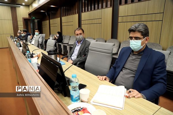 نشست هم‌اندیشی شناسایی آسیب‌های دوران کرونا