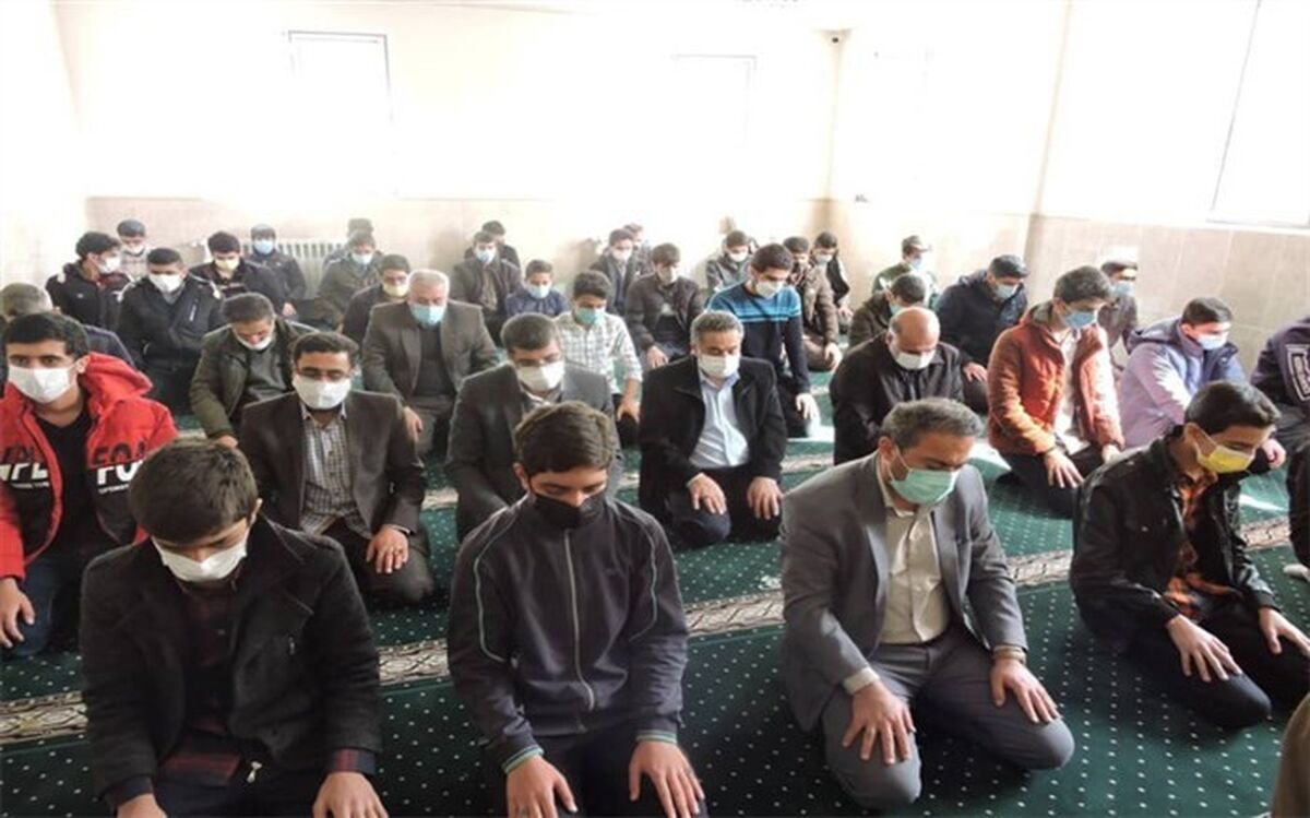 برگزاری همایش نماز در مدرسه مصلی نژاد شهرکرد