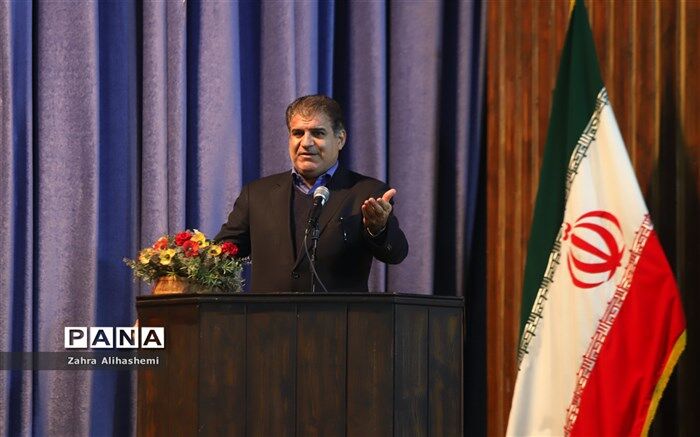 آنچه مهم است پژوهش نیست؛‌ آموختن مهارت پژوهش به دانش آموزان است