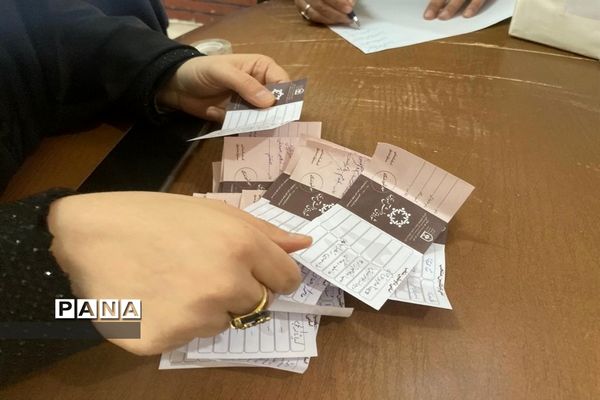 برگزاری انتخابات هیات رئیسه مجلس دانش‌آموزای منطقه 1