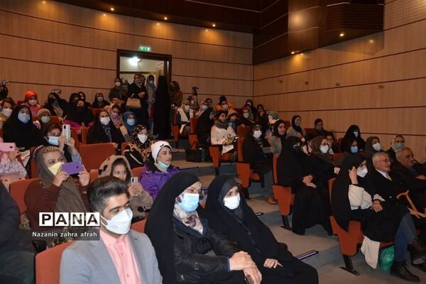 نمایشگاه نقاشی یک دقیقه بیشتر در دماوند