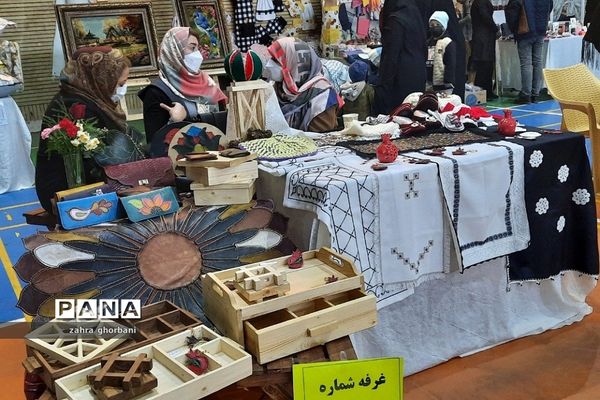 برگزاری نمایشگاه عرضه و فروش محصولات کارآفرینان شهرستان دماوند