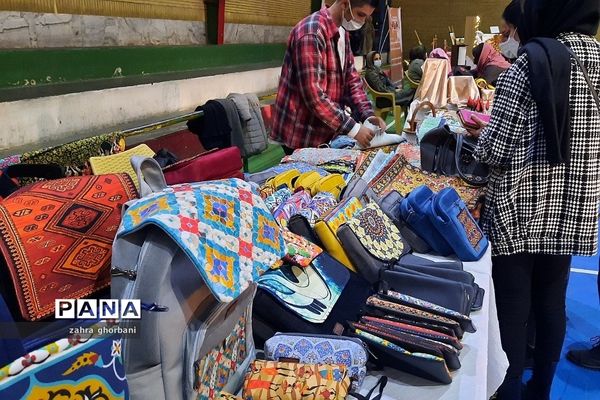 برگزاری نمایشگاه عرضه و فروش محصولات کارآفرینان شهرستان دماوند