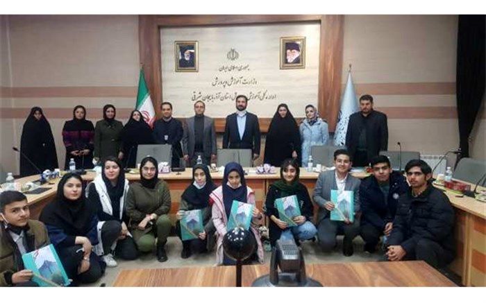 تجلیل از برگزیدگان دانش‌آموزان نخبه مدال آور کشوری دومین جشنواره علمی - پژوهشی