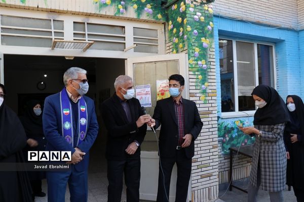 بازدید مدیر سازمان دانش‌آموزی خراسان‌رضوی از آموزشگاه تمام تشکیلاتی دکتر حداد ناحیه 5 مشهد