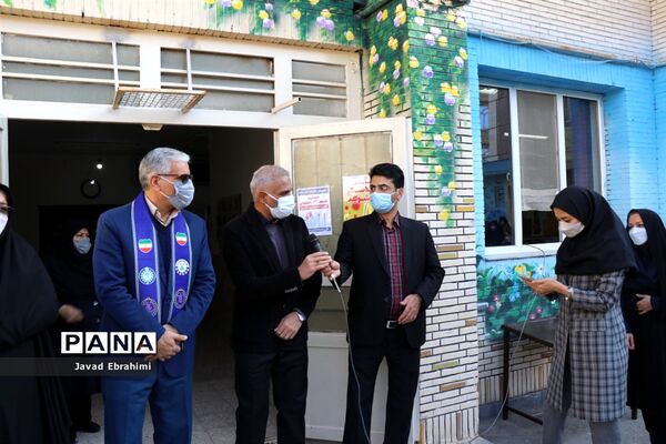 بازدید مدیر سازمان دانش‌آموزی خراسان‌رضوی از آموزشگاه تمام تشکیلاتی دکتر حداد ناحیه 5 مشهد