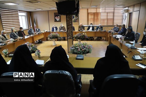 نشست تخصصی با منتخب مدیران مدارس منطقه ۹