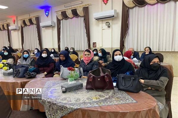 شاعرانه‌های یلدای فاطمی در آباده