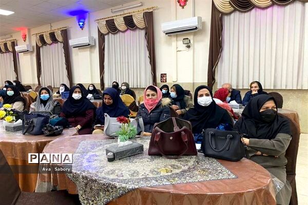 شاعرانه‌های یلدای فاطمی در آباده