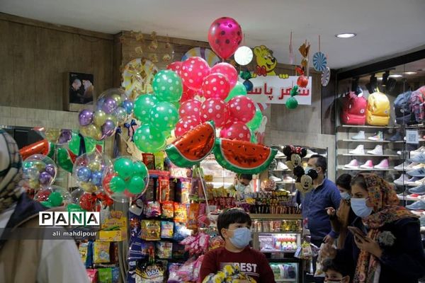 هیاهوی شهر در آستانه شب یلدا