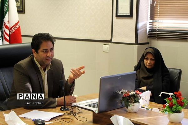 نشست هم‌اندیشی مسئولان سازمان دانش‌آموزی استان فارس