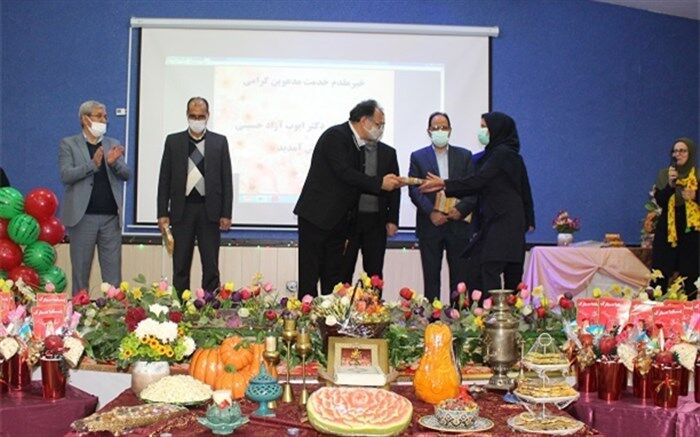 معلمان نقش‌آفرینان عرصه علم و اندیشه هستند