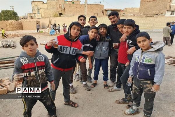 مشارکت نوجوانان در آماده‌سازی نمایشگاه ایام فاطمیه