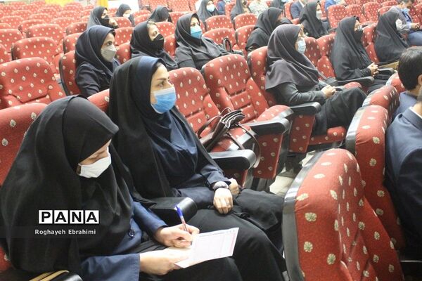 همایش استانی تجلیل از دانش‌آموزان و عوامل اجرایی جشنواره هفتم نوجوان خوارزمی در بوشهر