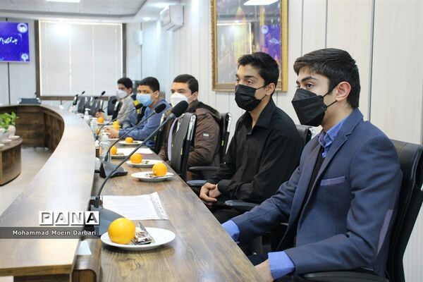 کارگاه آموزشی شورای دانش‌آموزی ناحیه ۳ مشهد مقدس