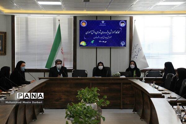 کارگاه آموزشی شورای دانش‌آموزی ناحیه ۳ مشهد مقدس