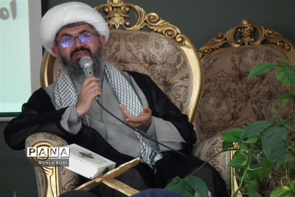 برگزاری طرح روشنا در دبیرستان فرزانگان