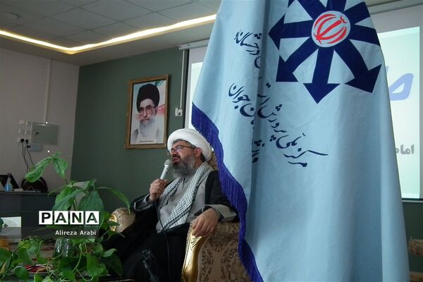 برگزاری طرح روشنا در دبیرستان فرزانگان