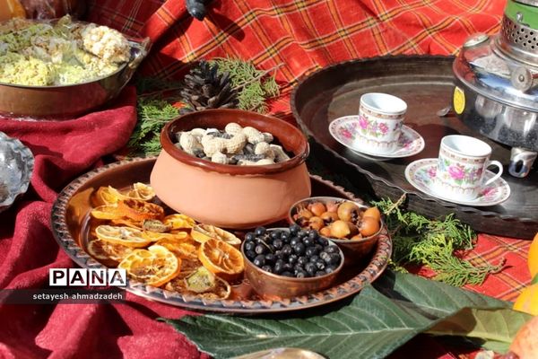 جشنواره بومی و محلی یلدا در دبیرستان شاهد گلوگاه