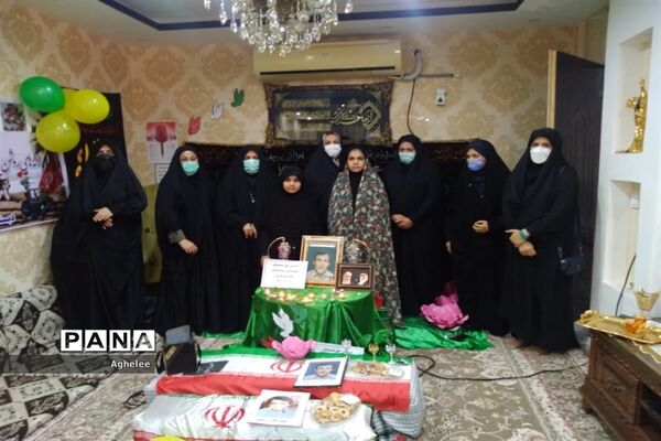 طرح لاله‌های روشن یادواره شهدای شادگان در منزل شهیدان والامقام