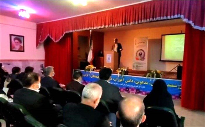از ۱۲۰ دانش‌آموز برگزیده دومین جشنواره پژوهش‌سراهای کشور در ناحیه ۴ کرج تجلیل شد