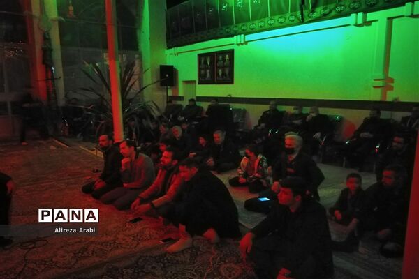 برگزاری دویست چهلمین جلسه انجمن مداحان کاشمر در حسینیه قمر بنی هاشم