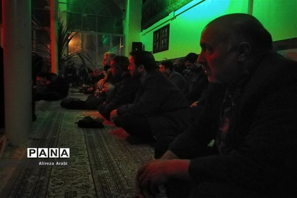 برگزاری دویست چهلمین جلسه انجمن مداحان کاشمر در حسینیه قمر بنی هاشم