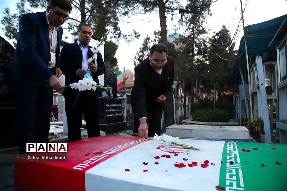 تجدید میثاق کریمیان با آرمان‌های امام راحل و شهدای انقلاب اسلامی