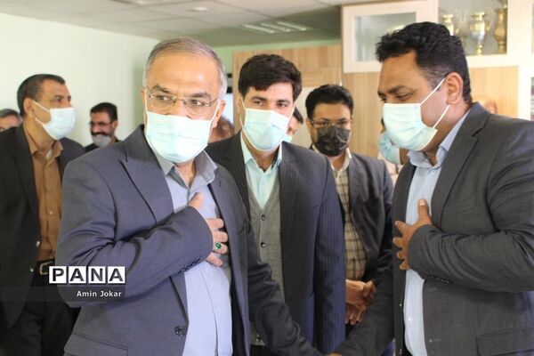 باز دید مدیرکل آموزش و پرورش فارس از حوزه های داخلی این اداره در اولین روز کاری