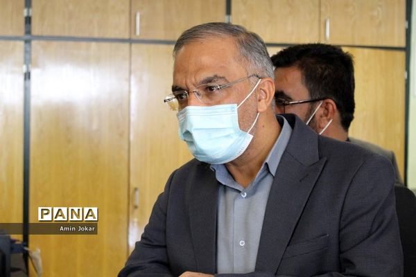 باز دید مدیرکل آموزش و پرورش فارس از حوزه های داخلی این اداره در اولین روز کاری